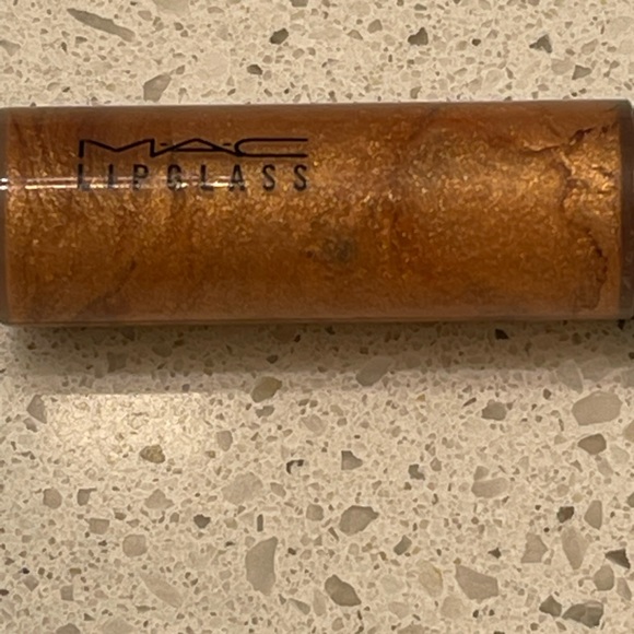 MAC Cosmetics - Picture 2 of 3